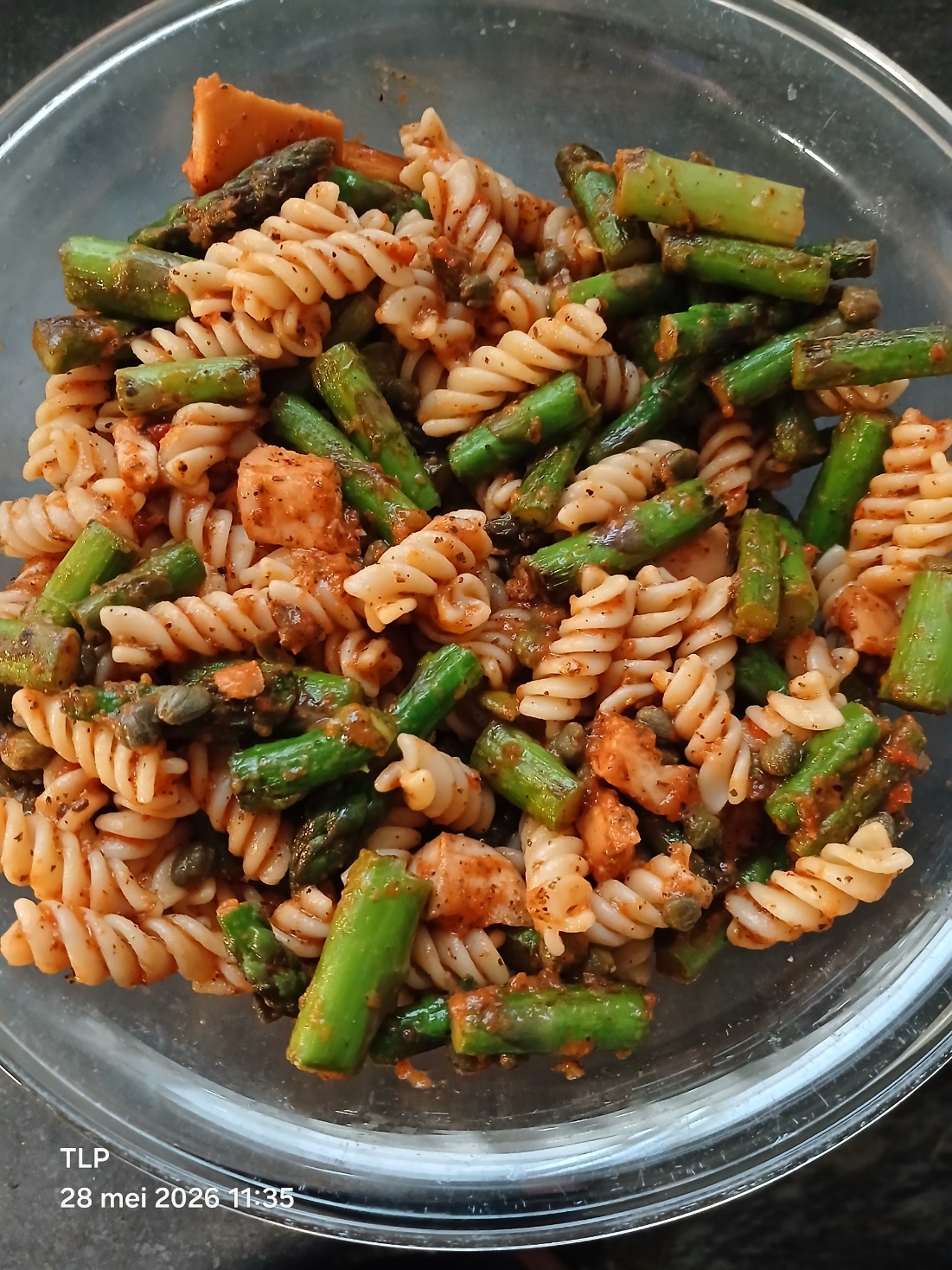 pastasalade met asperge's en kip